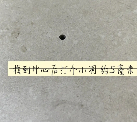 奉化瓷砖空鼓维修公司专业解答在瓷砖铺贴过程中，如果砂料搅拌不均匀，将会带来以下问题